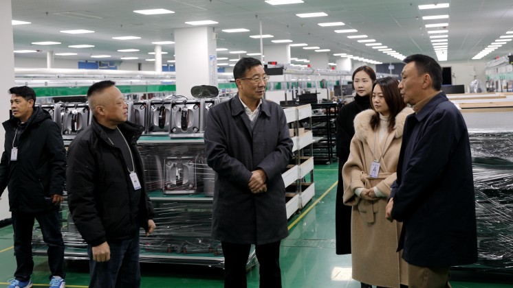 自貿(mào)區(qū)郴州片區(qū)、高新區(qū)黨工委書記王衛(wèi)東一行蒞臨炬神電子調(diào)研